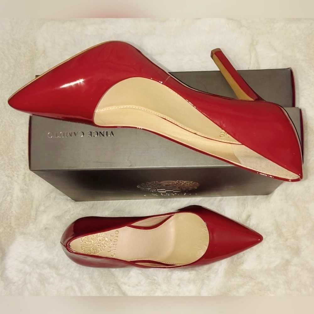 NIB Vince Camuto VO-Cressdida Women's True Red Patent Leather Heels, Sz. 9M.